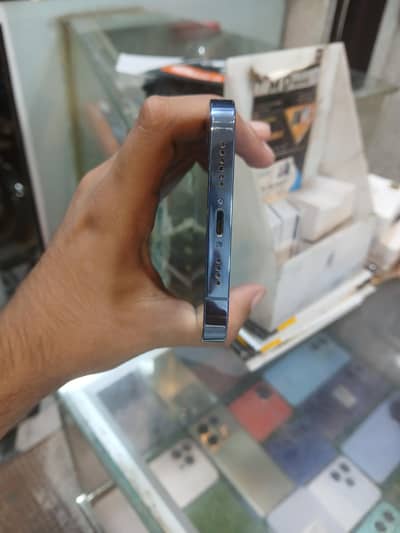 13 PRO MAX 256 GB UNLOCK