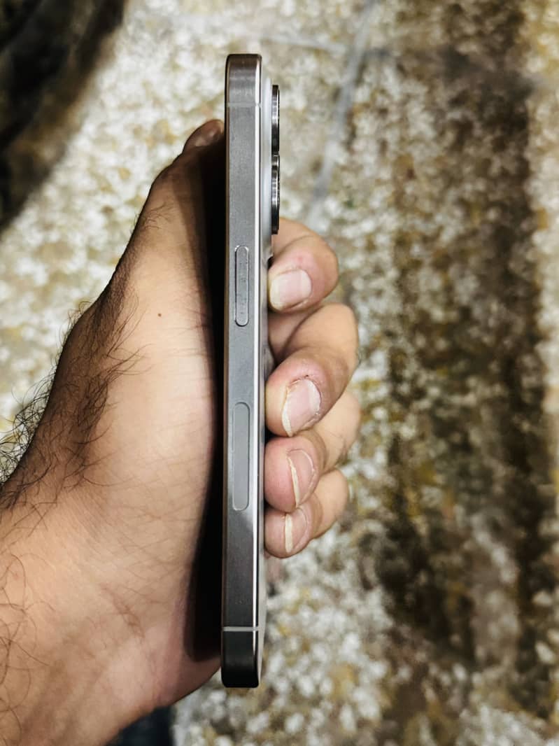 Iphone 15 pro 4