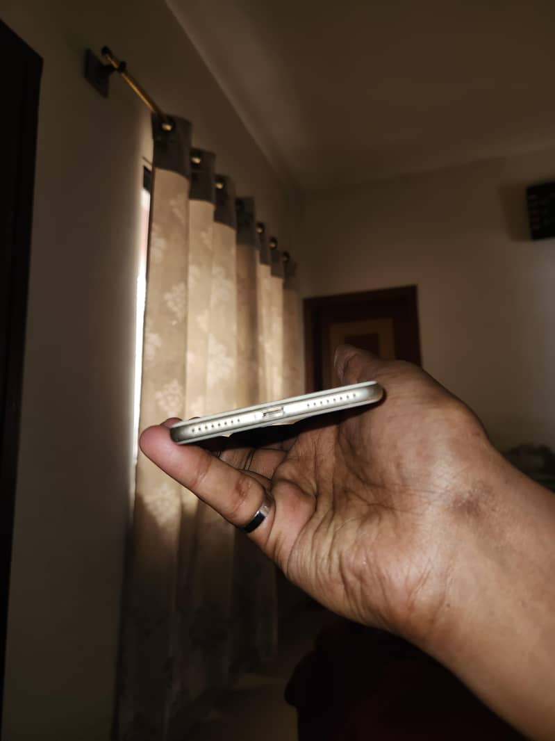 Apple iPhone 7 Plus 2