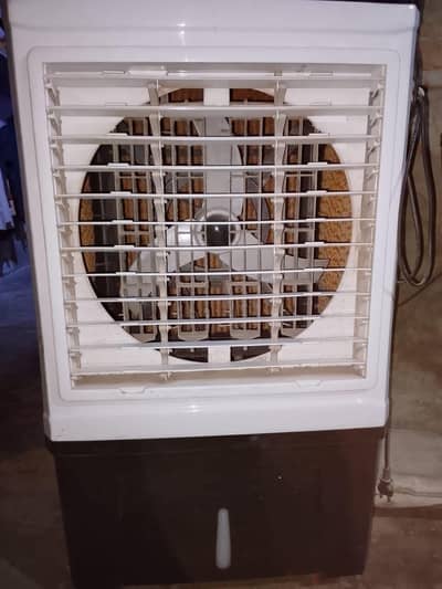 12 volt air cooler  new condition  only 12000 contact num 03227342813