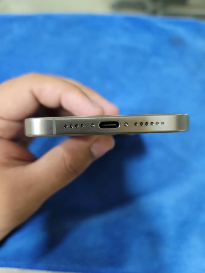iphone 15 pro max 2
