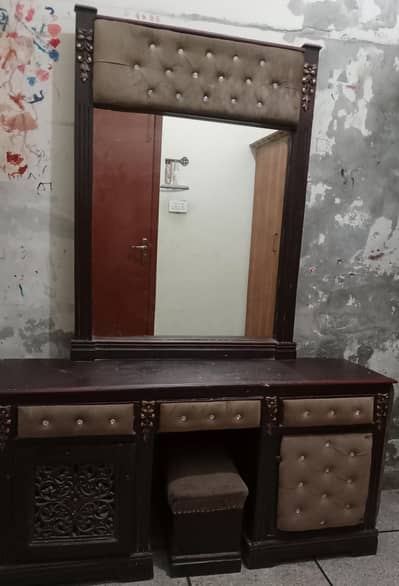 dressing table