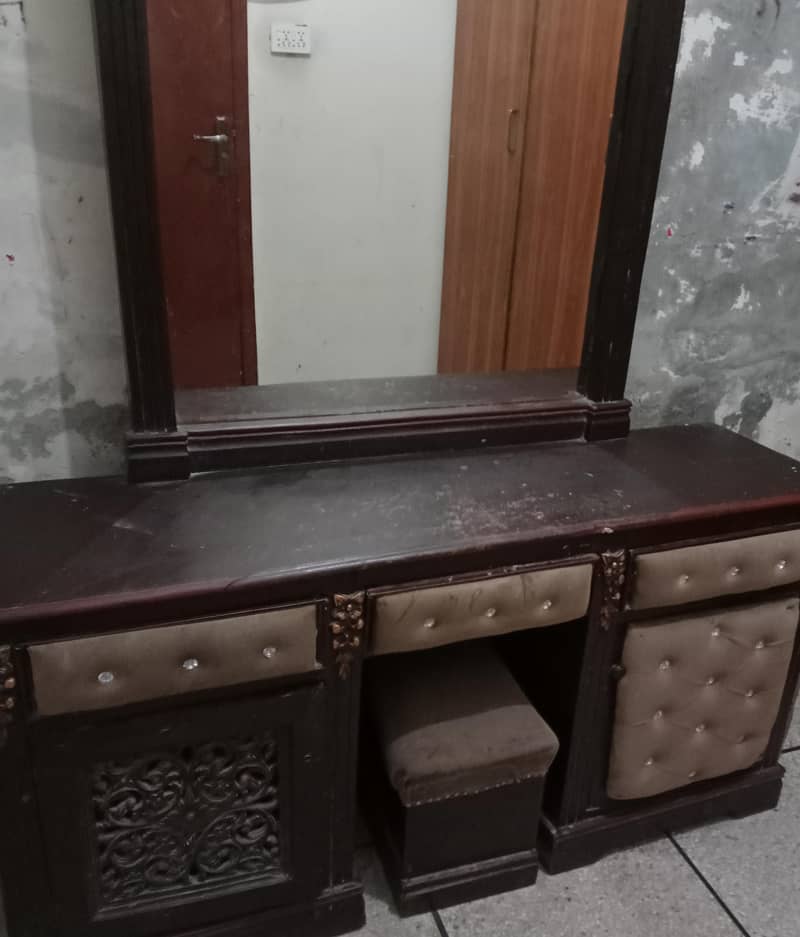 dressing table 1