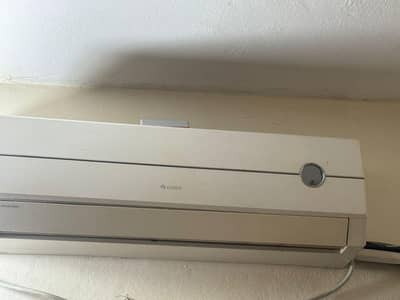 Gree ac Non Inverter,,