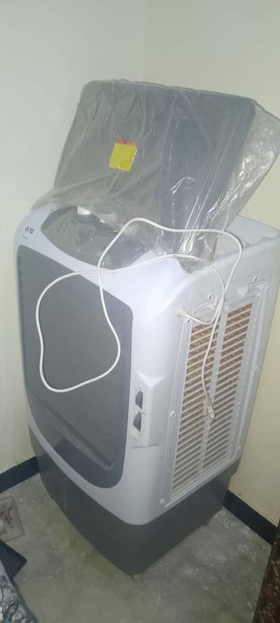 urgent sale only 1 month used  regular ka istamal main ni ha