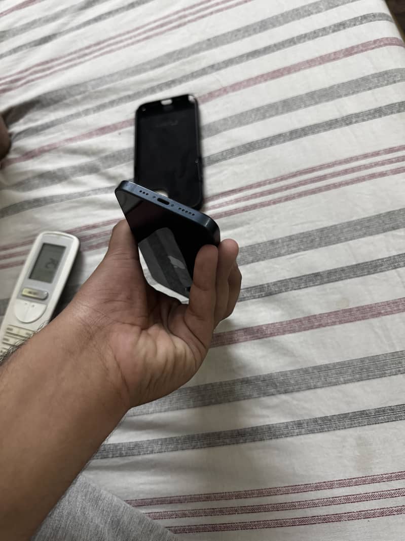 Iphone 13 simple 5