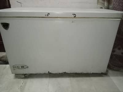 Waves full size deep freezer
