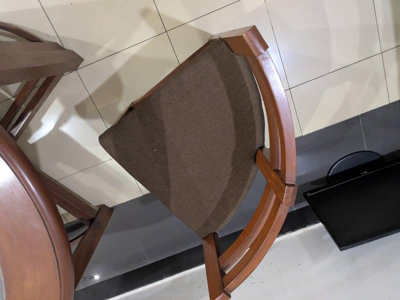 round dining table 2