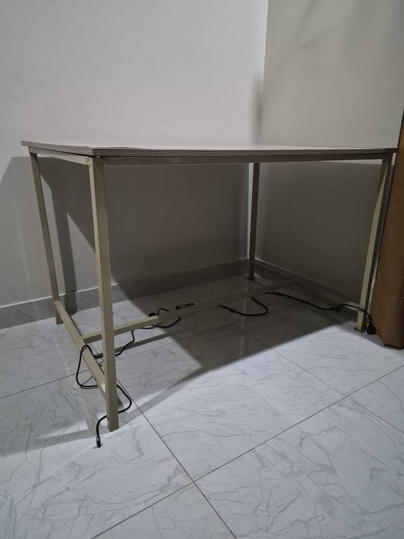 workstation Table 1