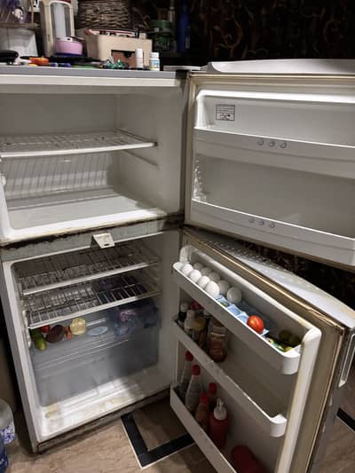 Refrigerator/fridge/Medium Refrigerator/ Medium fridge in good
