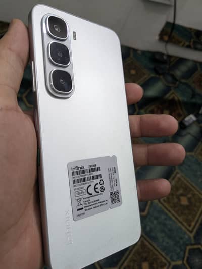 Infinix hot60i 6/128