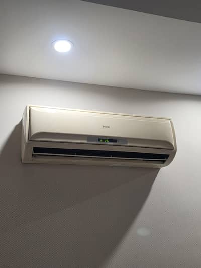 Used Haier AC 1 Ton Works Perfect