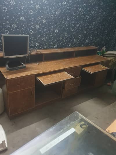 Counter computer tabel
