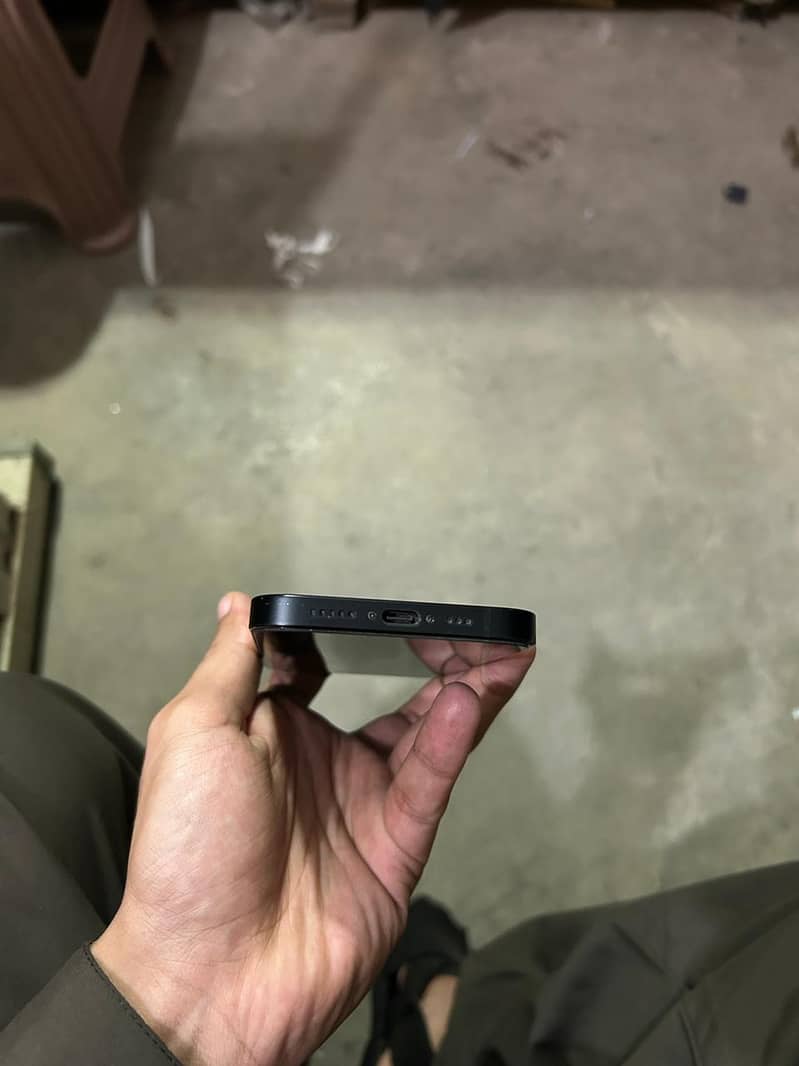 Iphone 16E 1