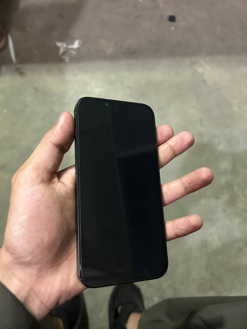 Iphone 16E 6