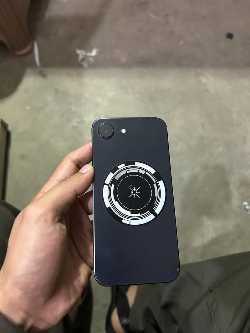 Iphone 16E 7