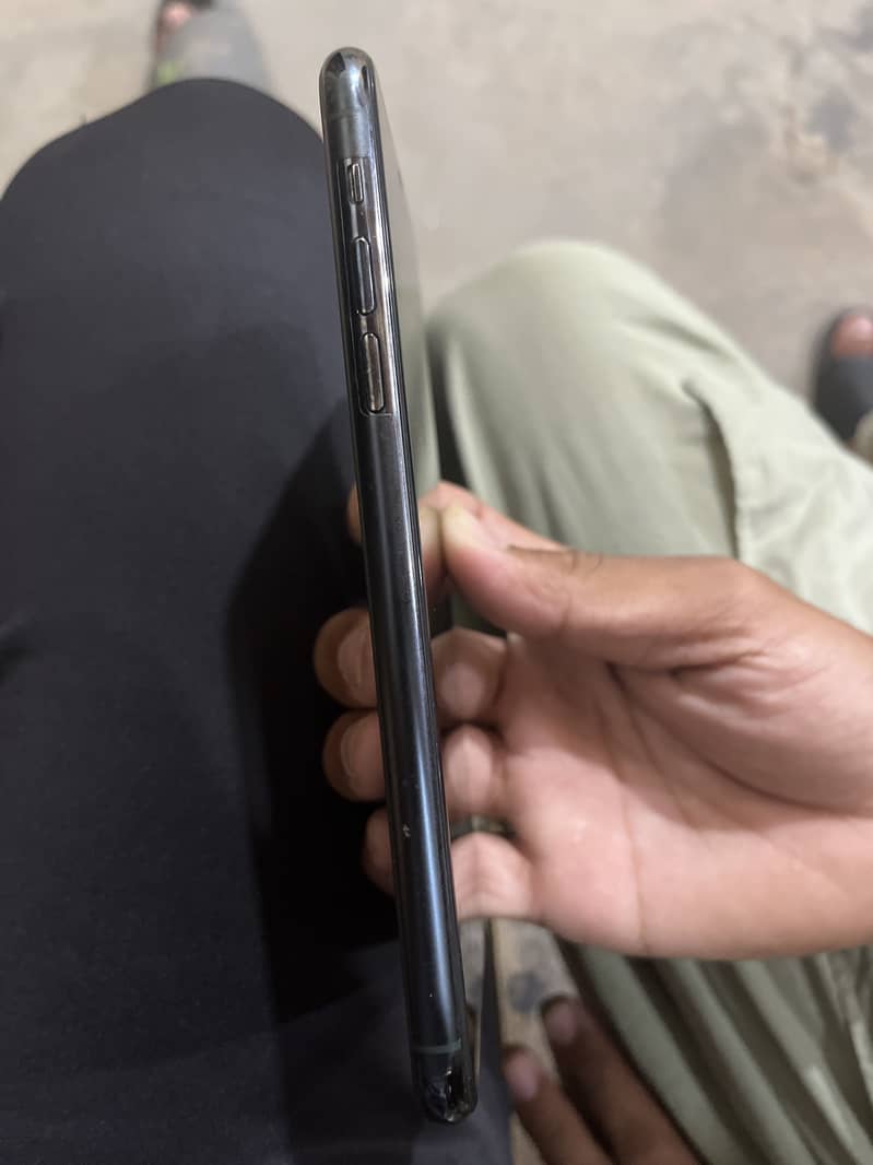 IPhone 11 Pro Max 2