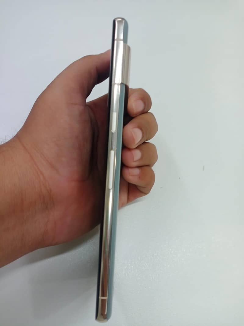 Google pixel 7 pro 4