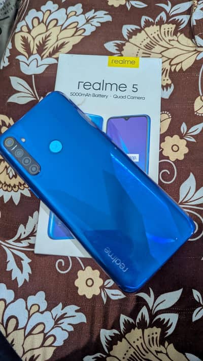 realme 5 4:64 gb condition 10.9. 5