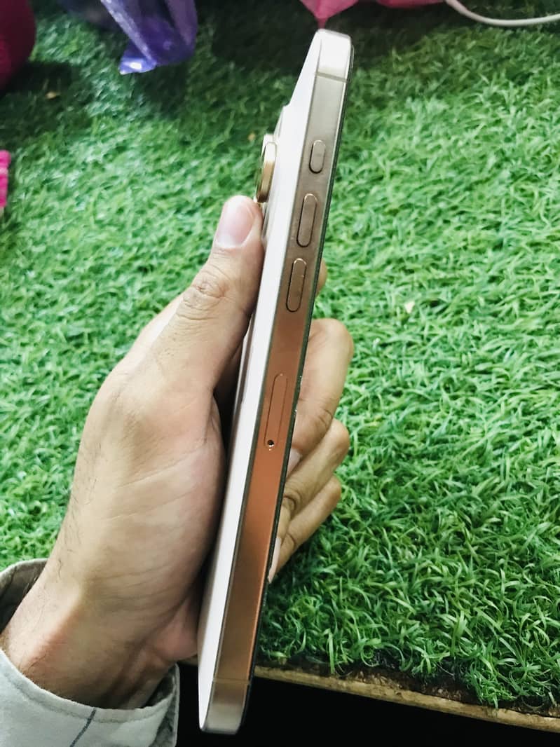 iphone 16 pro max 2