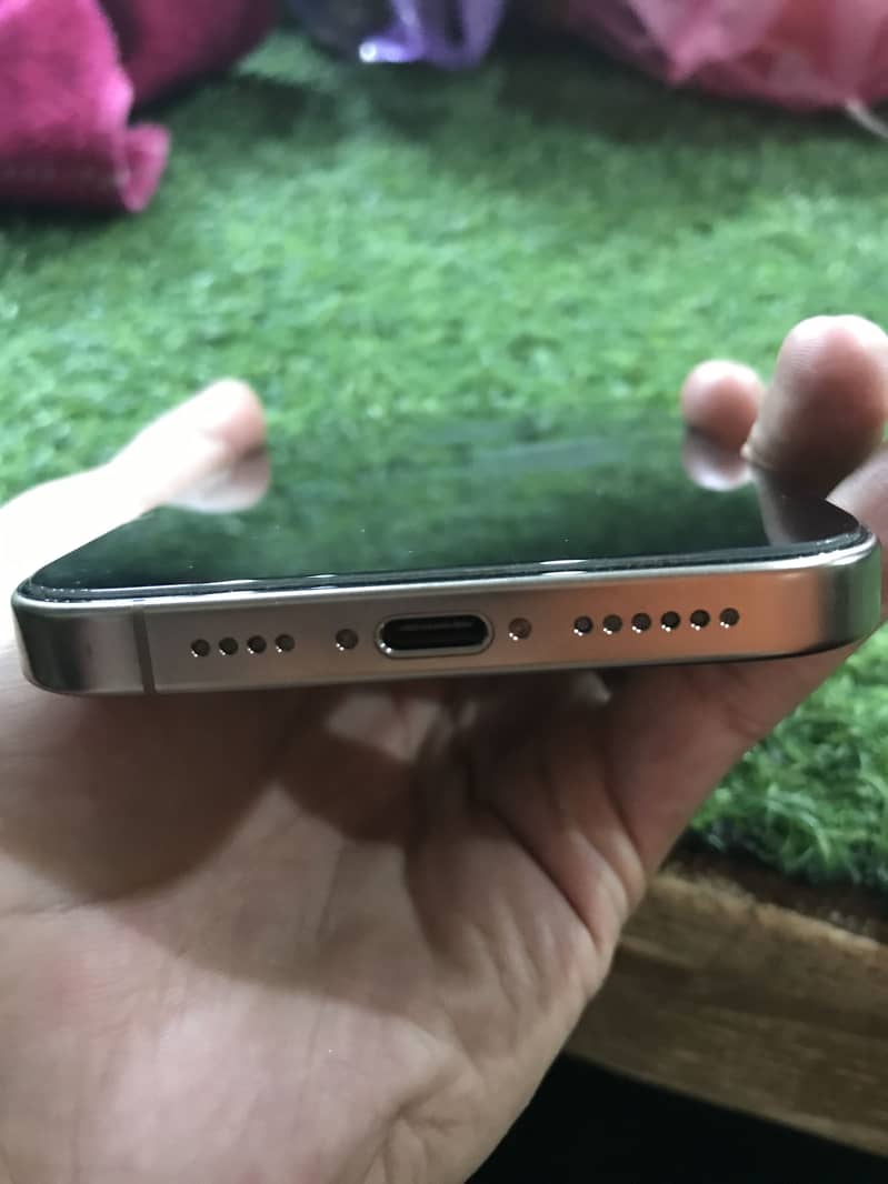 iphone 16 pro max 3