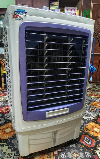 AC/DC room cooler