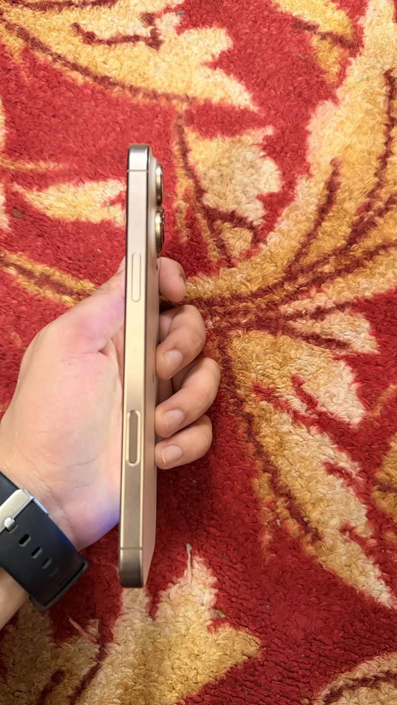 Iphone 16 pro max 3