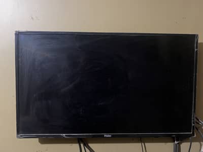 Haier 32 inches HD LCD