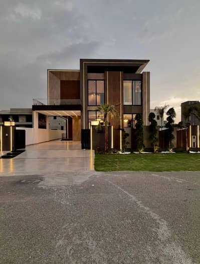 ULTRA-LUXURY 5 BEDROOM HOUSE FOR RENT ELITE BLOCK DHA PHASE 6