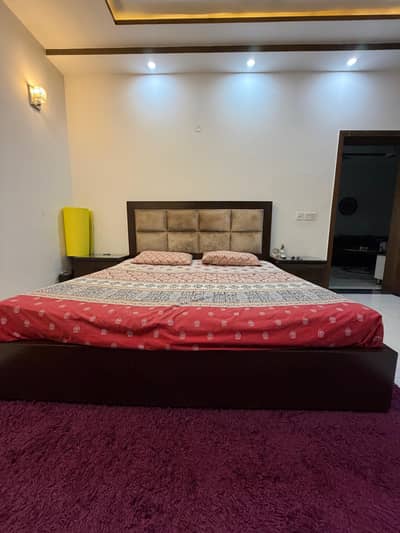 Interwood design Bed with side tables