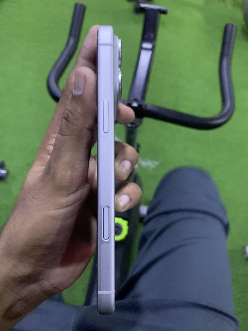 Iphone 17 pro max 3
