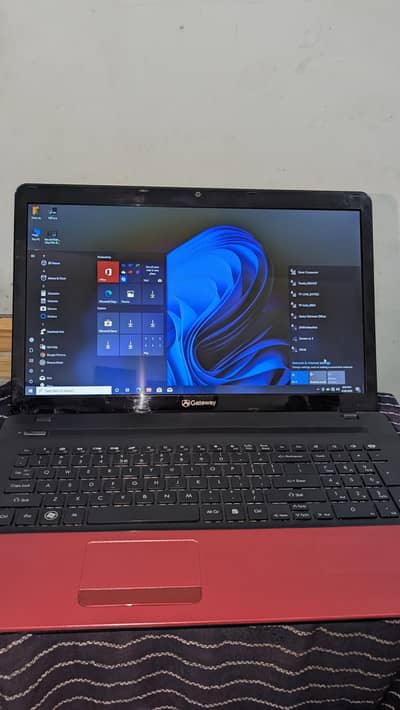 gateway laptop core i7 5th generation. good condition