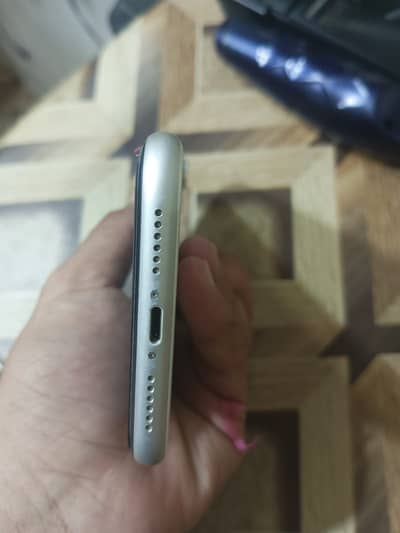 I phone 11 factory lock 128gb