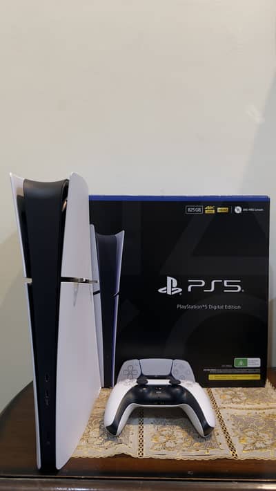 PS5 - slim disk free 825 GB almost brand new