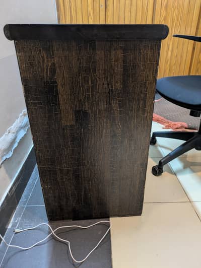 computer table and chair