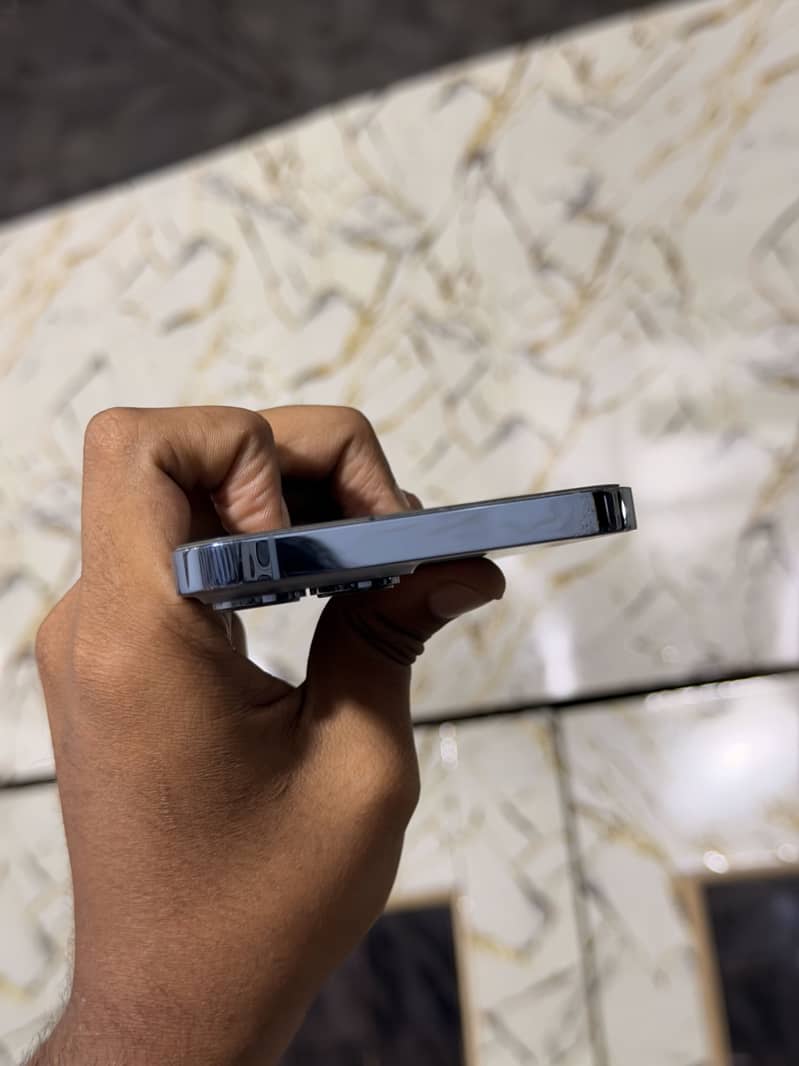 iPhone 13 pro Max 5