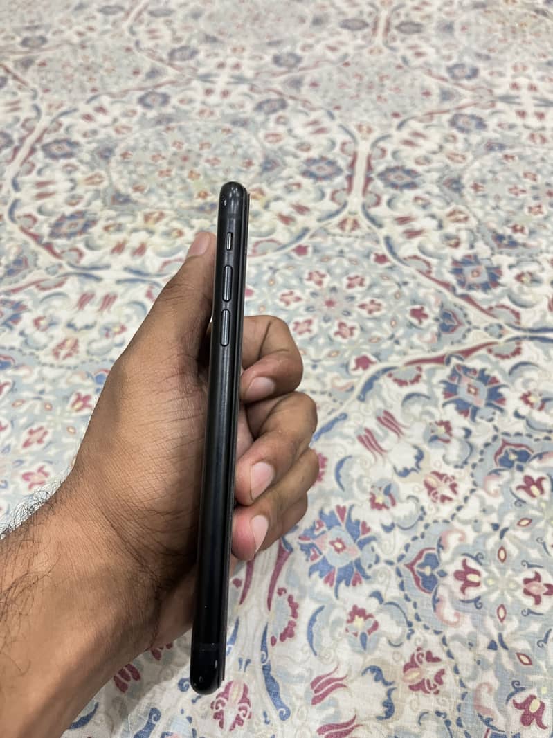 iphone xr 4
