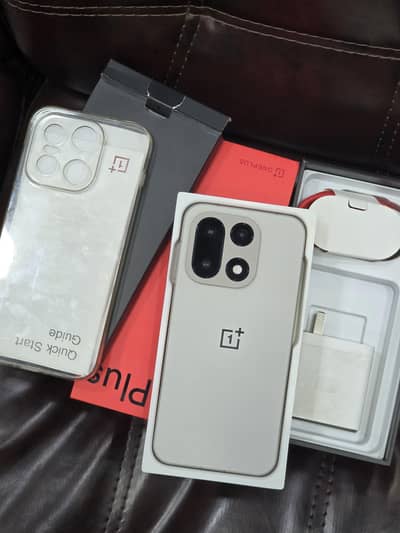 Oneplus 15 12/256 With Box and cable