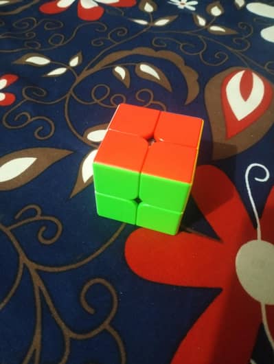 Moyu meilong 2x2 magic cube 9/10 condition and not used
