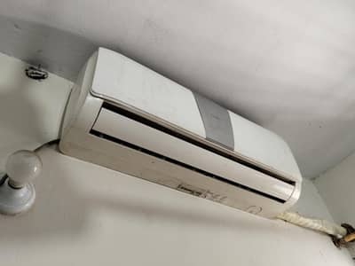 Haier 1 TON AC