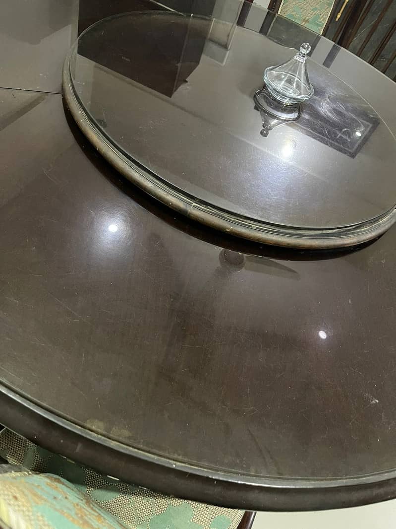 Round dining table 2