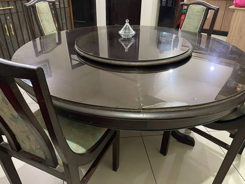 Round dining table 3