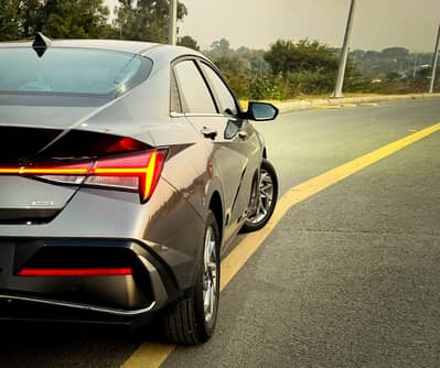 Hyundai Elantra HEV