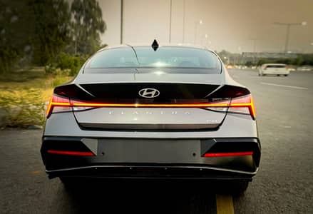 Hyundai Elantra HEV