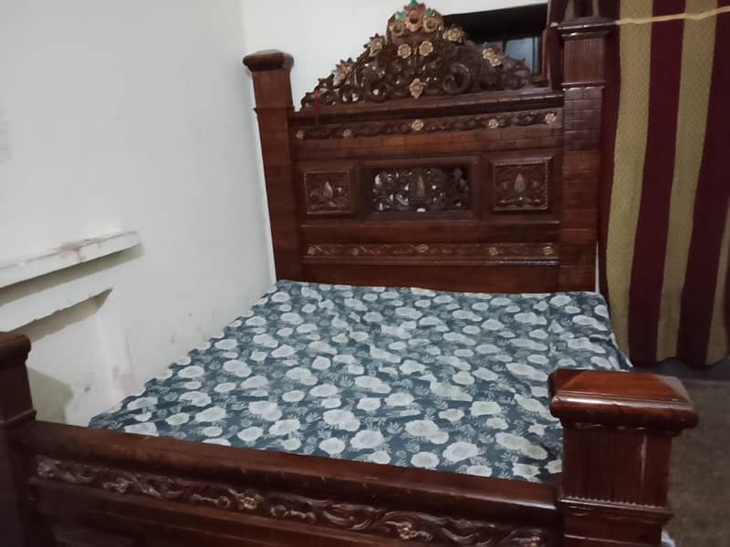 king size bed 0
