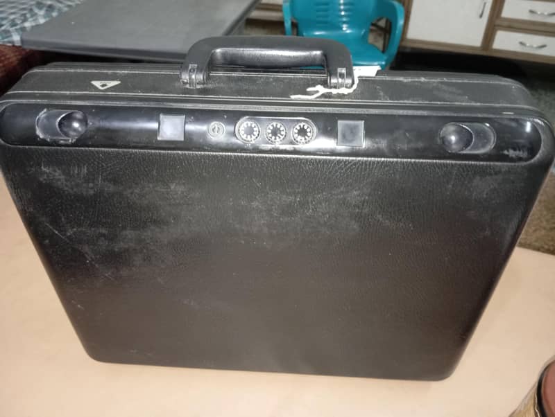 brief case 0