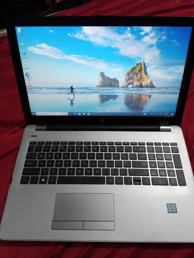 Hp laptop i5 7gen. 8gb ram ddr4.256 SSD