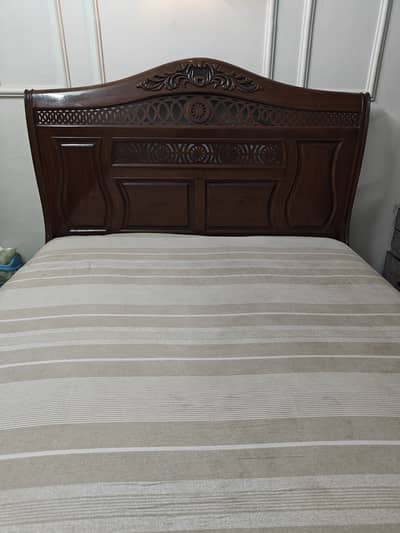 Pure Solid king size bed 1 year used