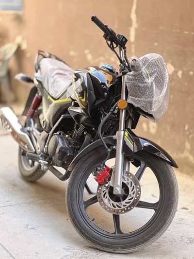 Honda cb 150f showroom condition