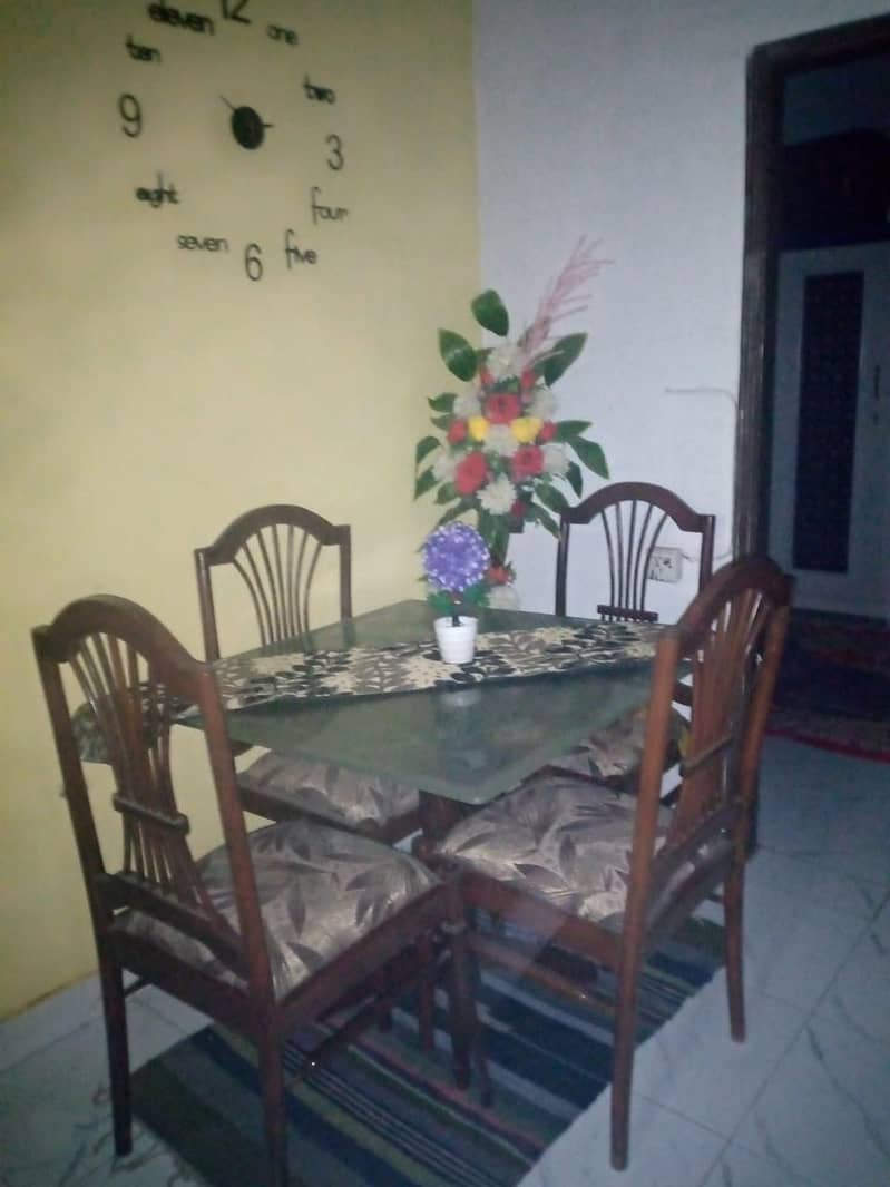 Dinning table 0